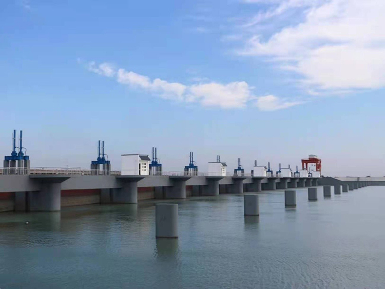 香水河擋潮閘：?jiǎn)慰卓缍?6米，省內(nèi)跨度最大水閘