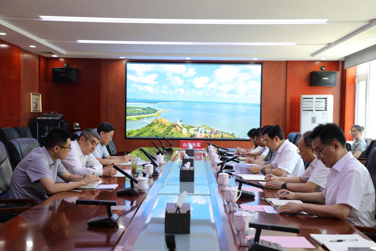 省國(guó)資委黨委委員、副主任周洪文一行到山東水設(shè)調(diào)研指導(dǎo)